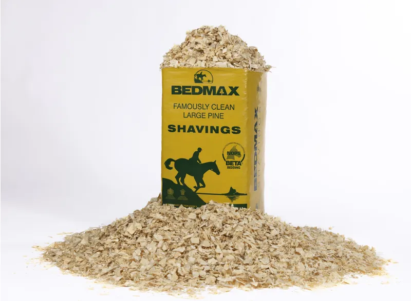 BEDMAX Large Flake Pine Shavings-1